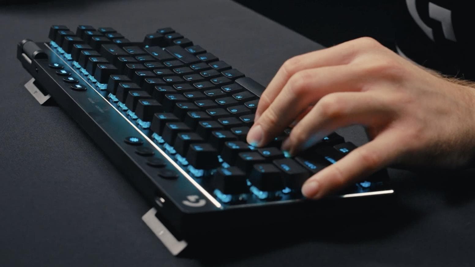 Logitech PRO X TKL mehaaniline juhtmeta klaviatuur roosa, odav
